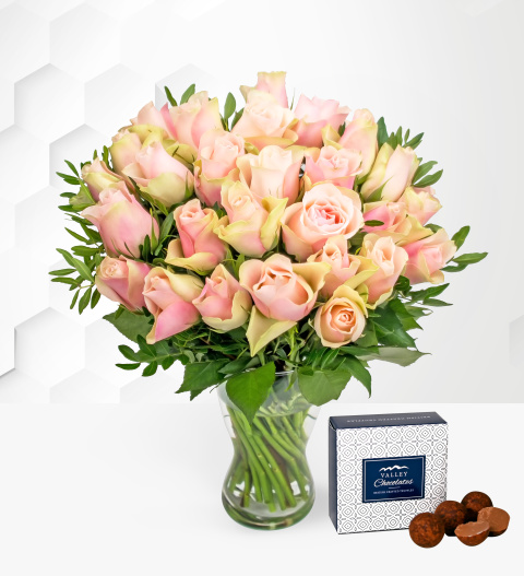 La Belle - Free Chocs - Flower Delivery - Rose Bouquet - Birthday Roses - Next Day Flower Delivery