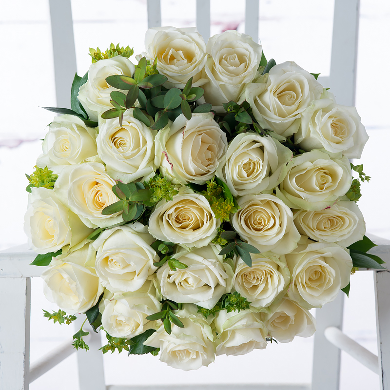 Luxury White Rose Gift Set