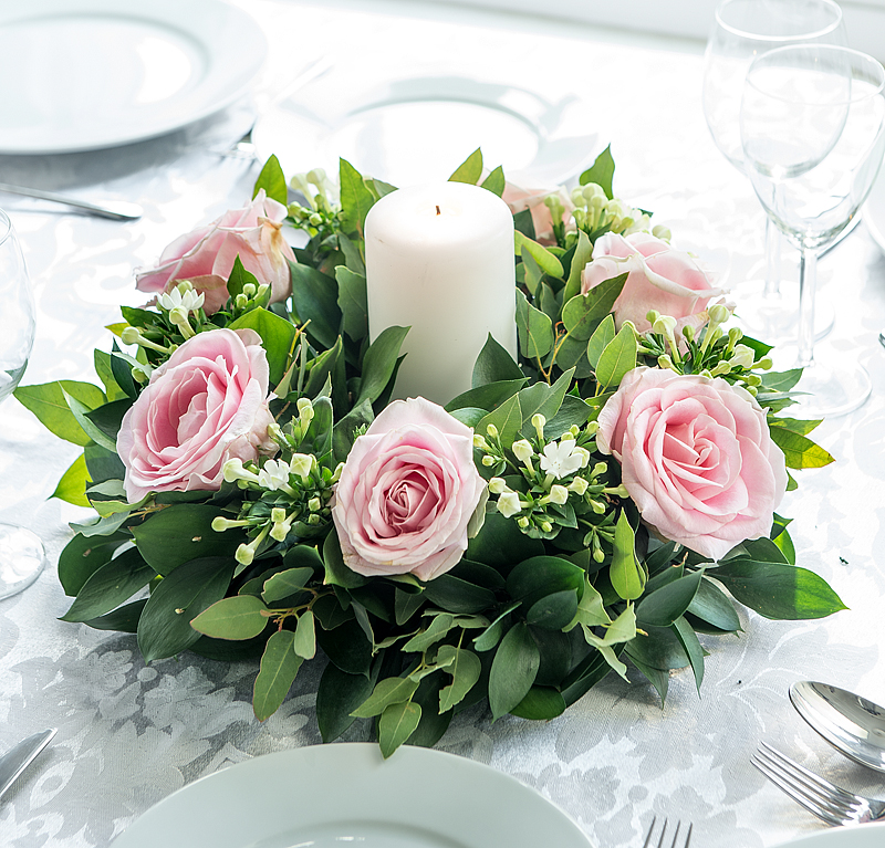 Sweet Avalanche Rose Table Centre
